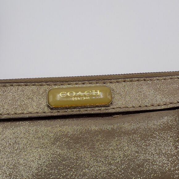 Coach Wristlet Metallic Leather Pleated Medium Clutch Silver/Pewter No F46484 - Picture 7 of 10
